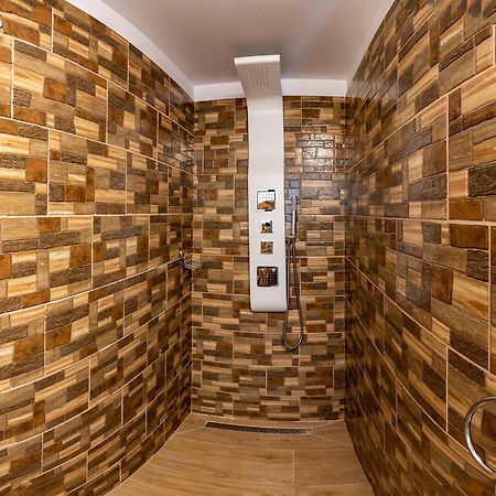 Casa Izvorul Negru Moisei Bed & Breakfast Ngoại thất bức ảnh
