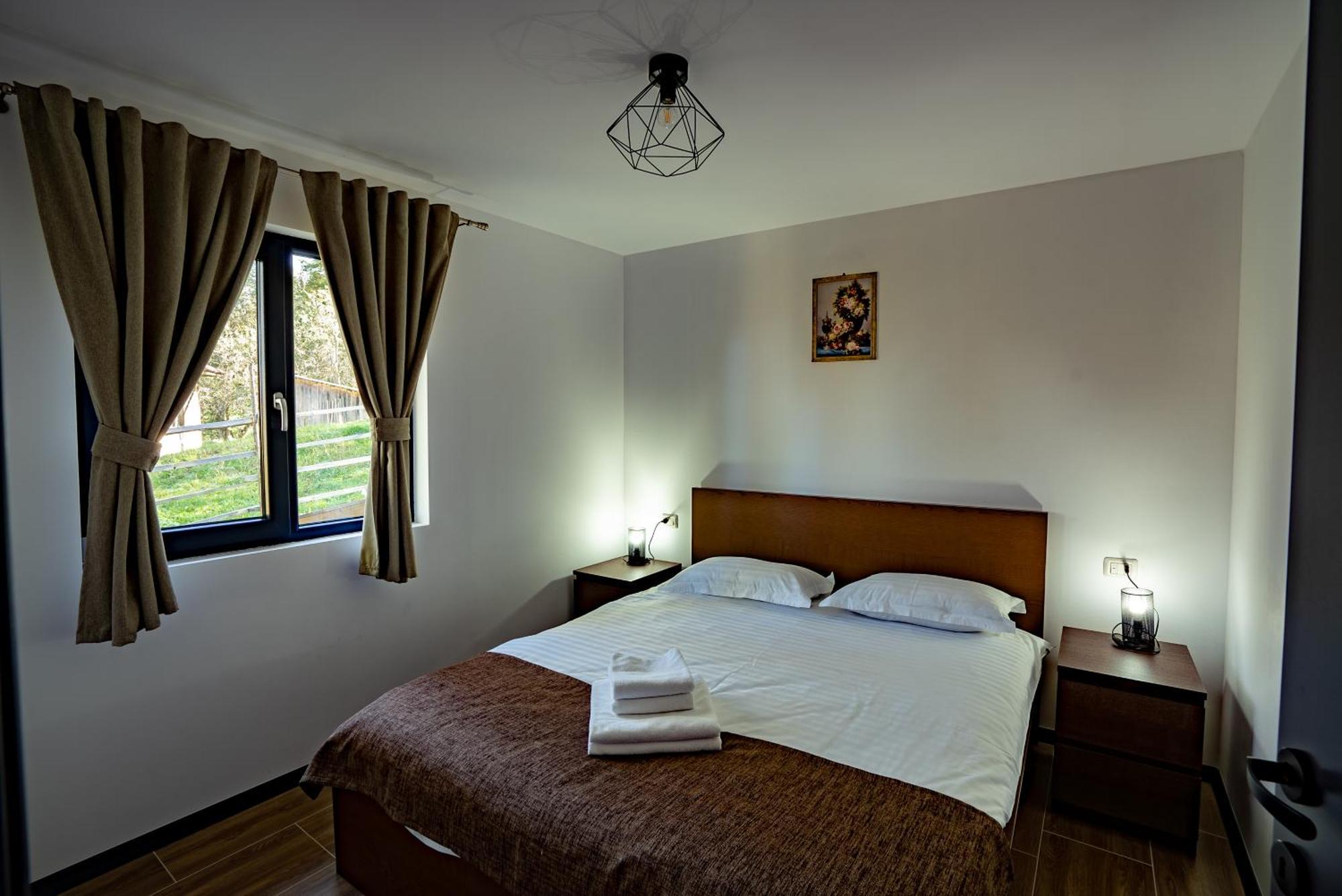 Casa Izvorul Negru Moisei Bed & Breakfast Ngoại thất bức ảnh