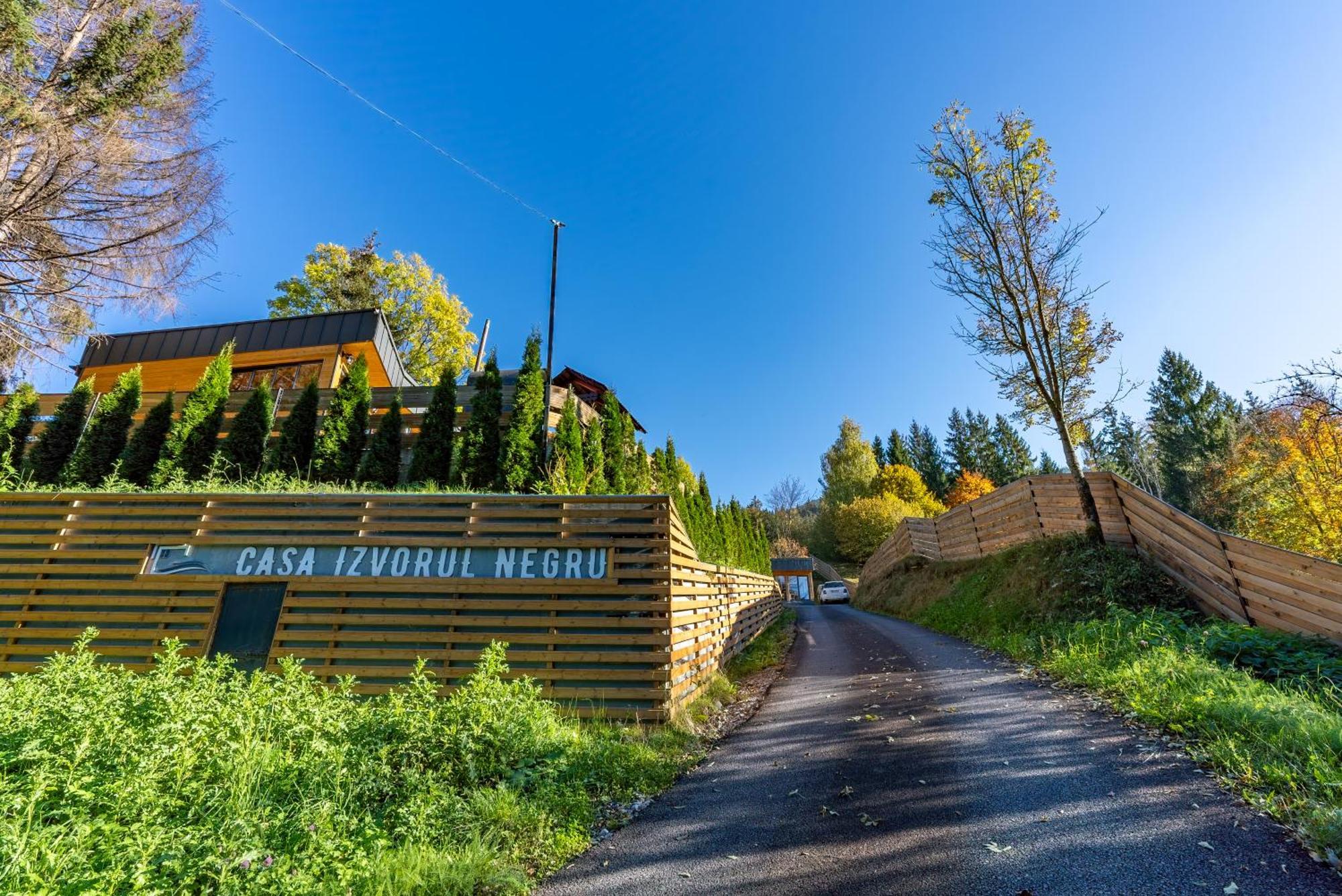 Casa Izvorul Negru Moisei Bed & Breakfast Ngoại thất bức ảnh