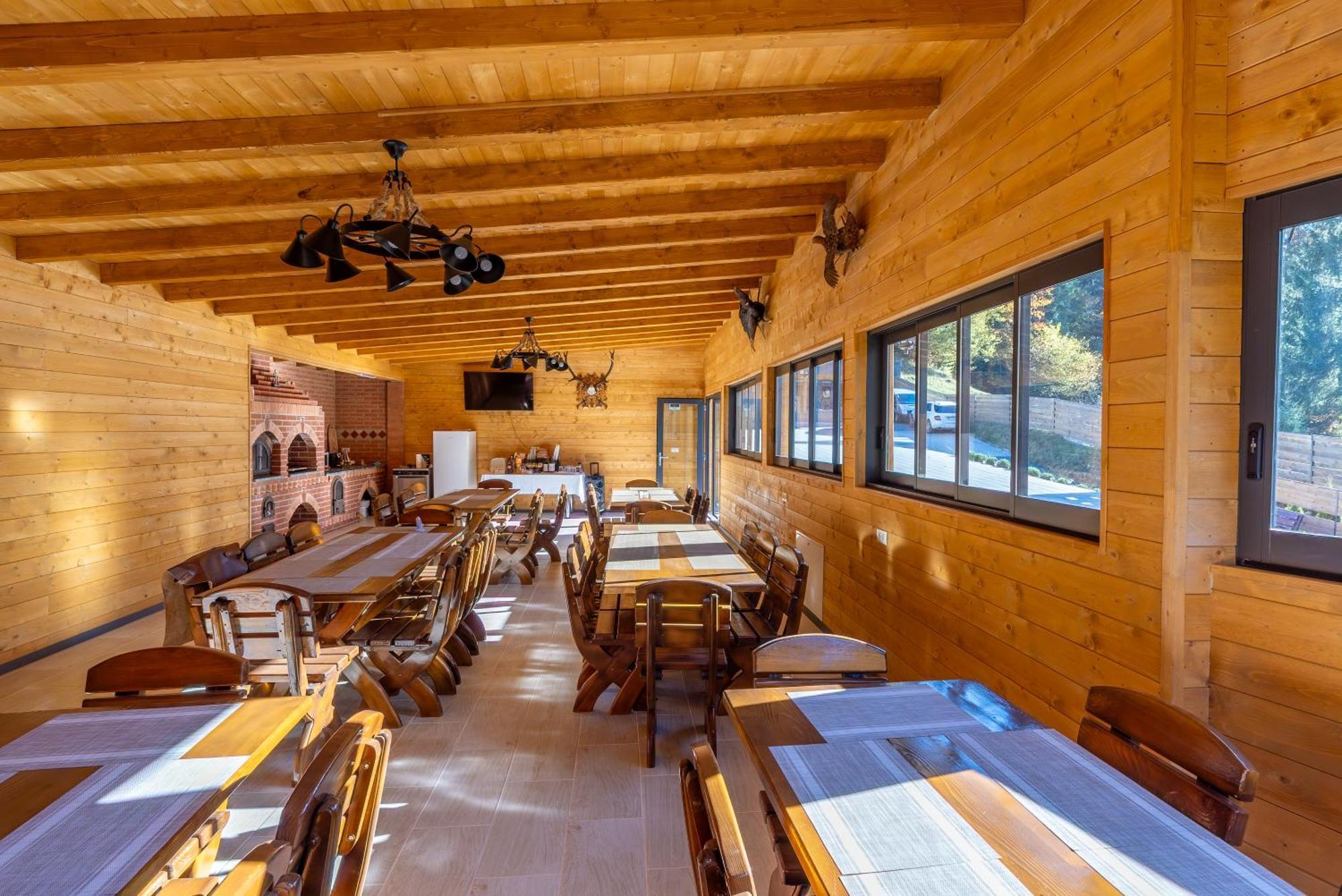 Casa Izvorul Negru Moisei Bed & Breakfast Ngoại thất bức ảnh